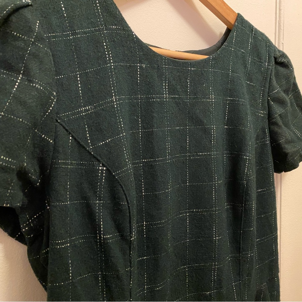 Elegant Green Drongo Mini Dress (Canadian designer) - Picture 4 of 10